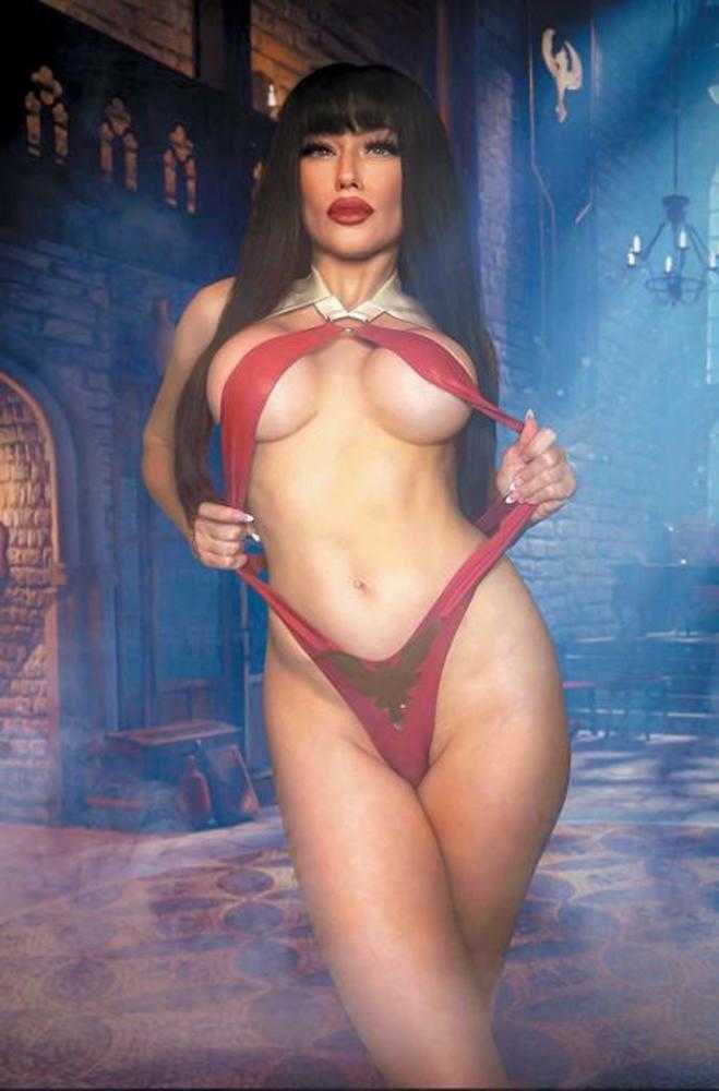 Vampirella (2025) #5 Cover I Cosplay Full Art 1:10