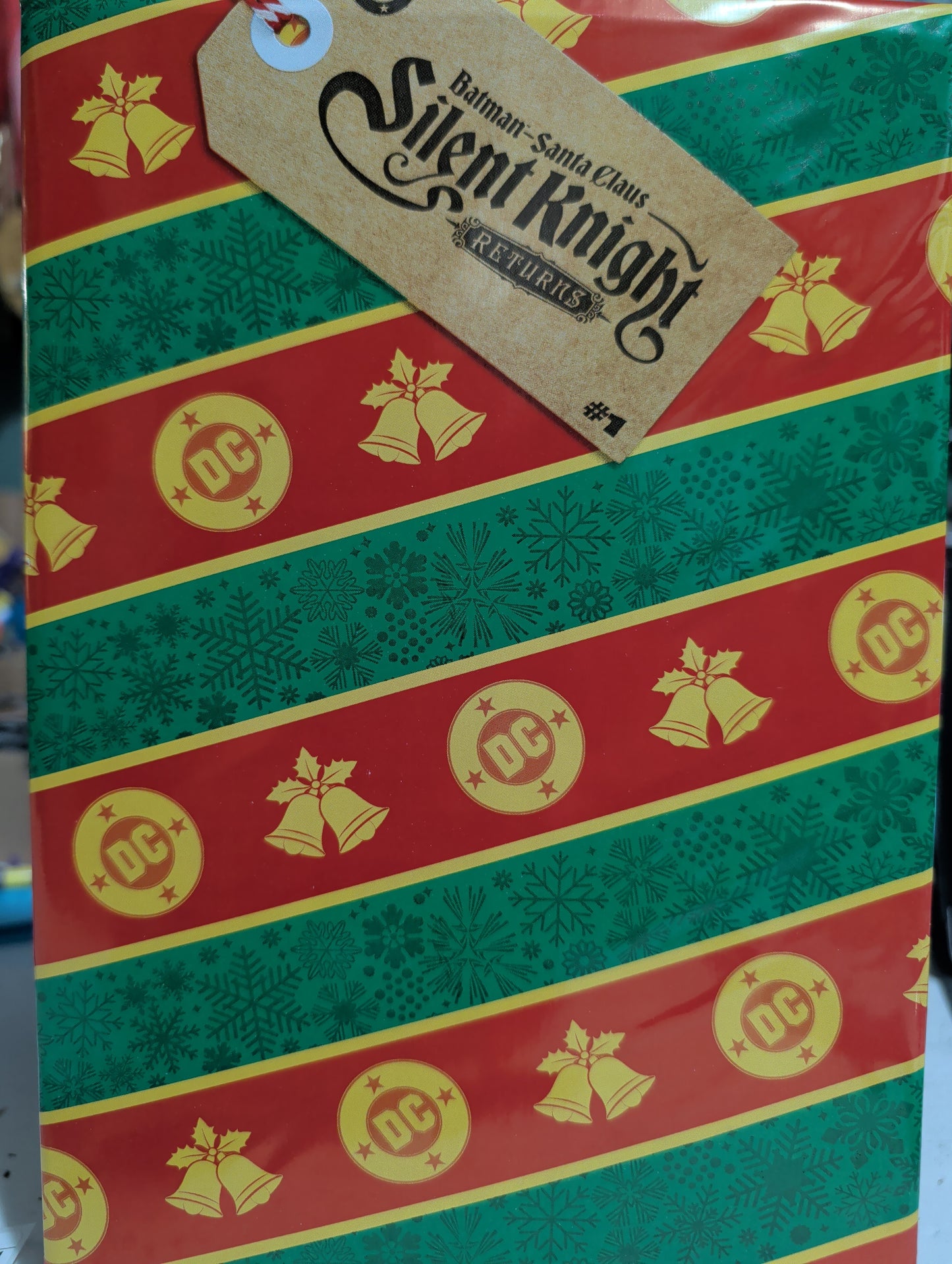 BATMAN SANTA CLAUS SILENT KNIGHT RETURNS #1 CVR C RUB AND SNIFF POLY