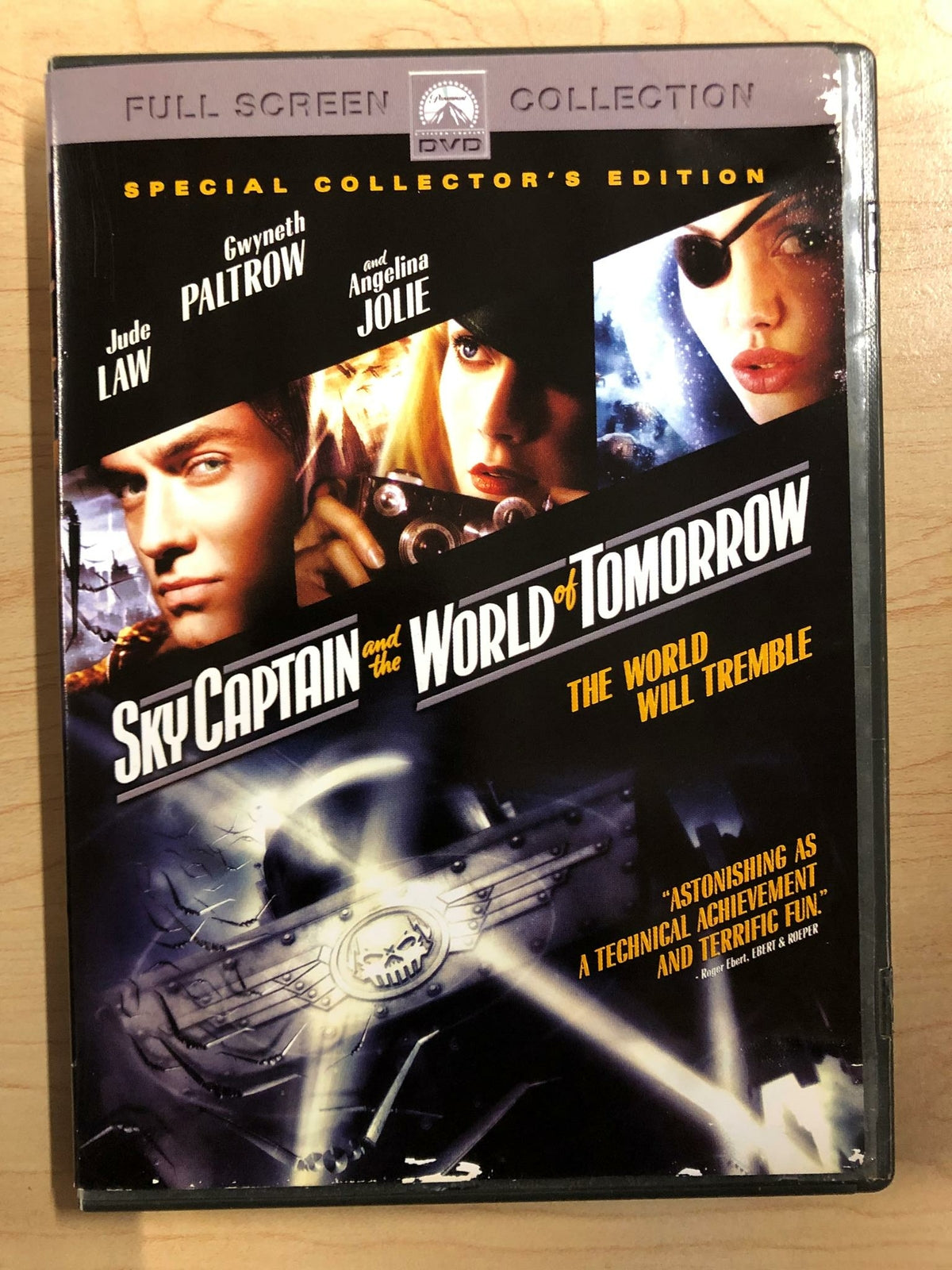 Sky Captain and the World of Tomorrow (DVD, 2004, Full Frame) - K7