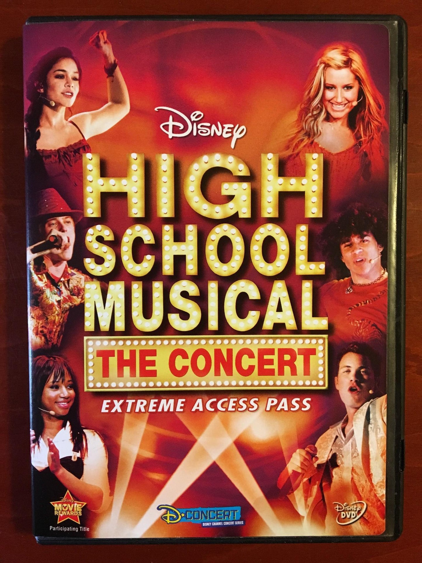 High School Musical - The Concert - Extreme Access Pass (DVD, Disney) - L04